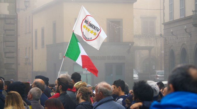 Solidarietà e vicinanza a chi rischia.