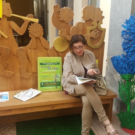 Fate come Lucia vergaglia e andate alla libreria dei sette