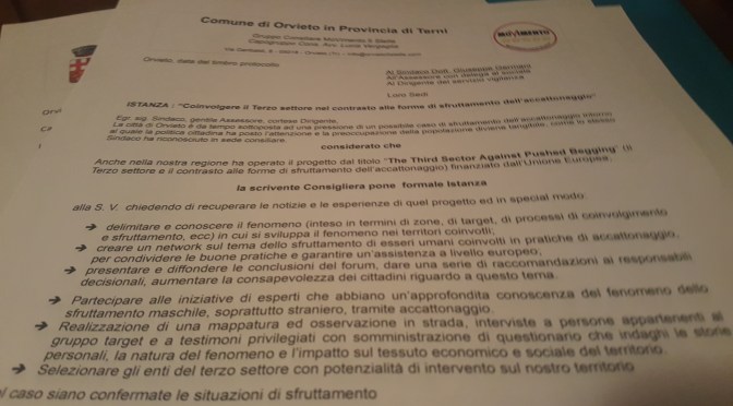 Accattonaggio forzato. Coinvolgere il terzo settore