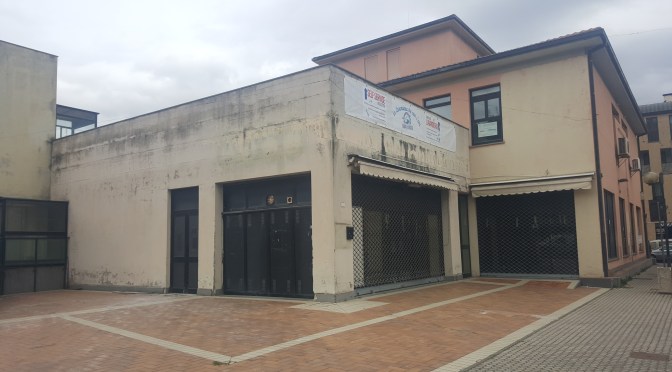 Ad Orvieto Piazza del Commercio è ancora senza commercio.